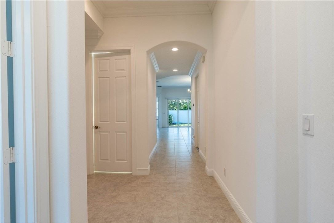 2589 Bella Vista Cir - Photo 3 of 35