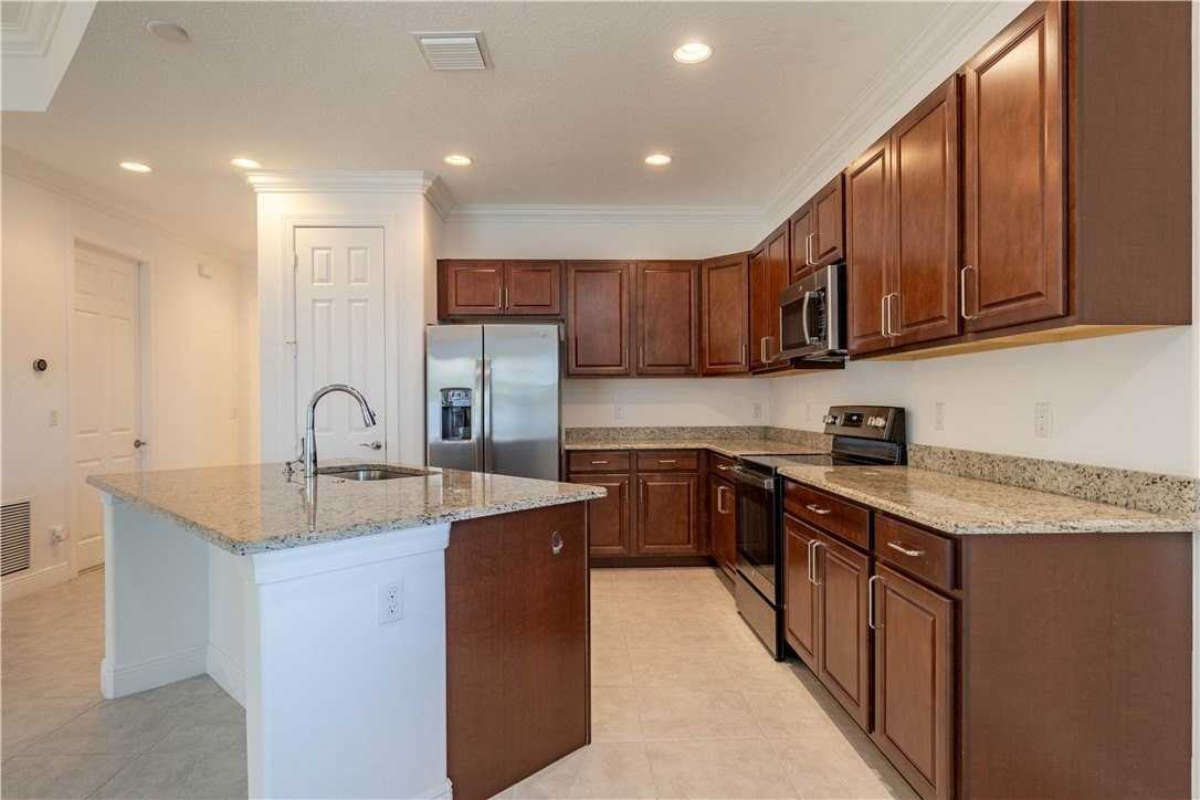 2589 Bella Vista Cir - Photo 5 of 35