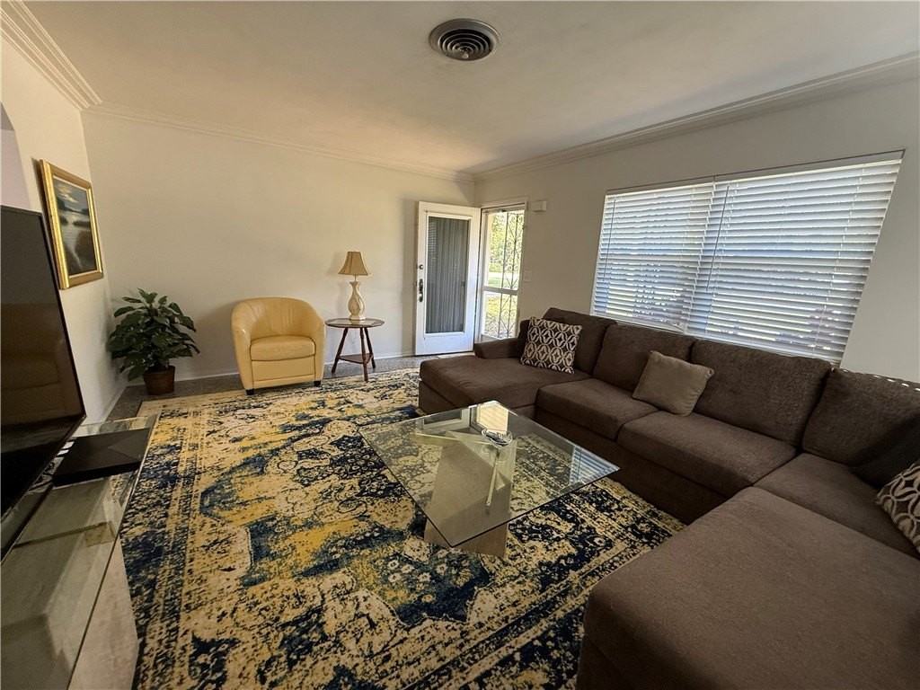 2063 34th Ave - Photo 3 of 18