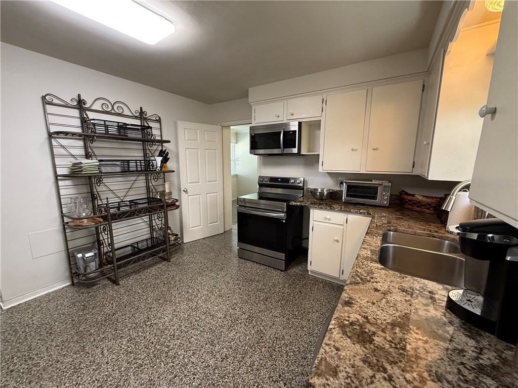 2063 34th Ave - Photo 5 of 18