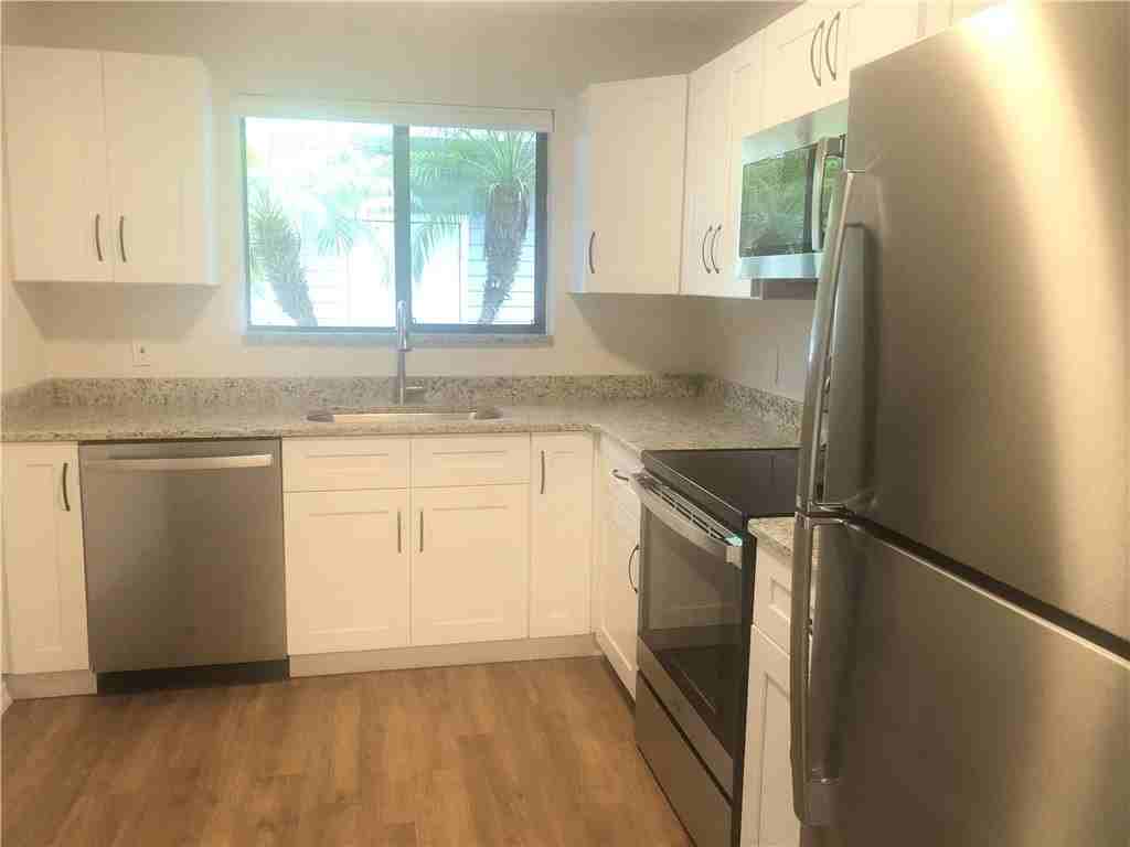 1586 43rd Ave Apt 1 #1 - Photo 6 of 10