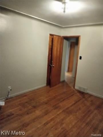 6154 Woodhall St - Photo 4 of 8