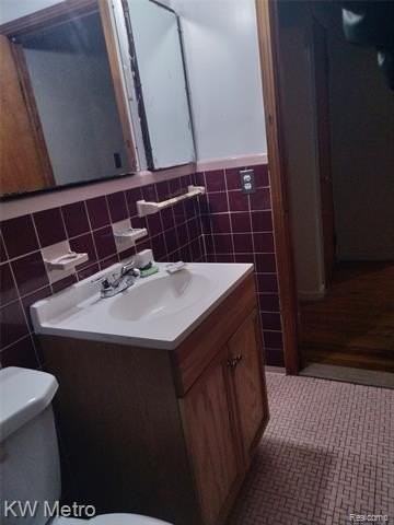 6154 Woodhall St - Photo 6 of 8