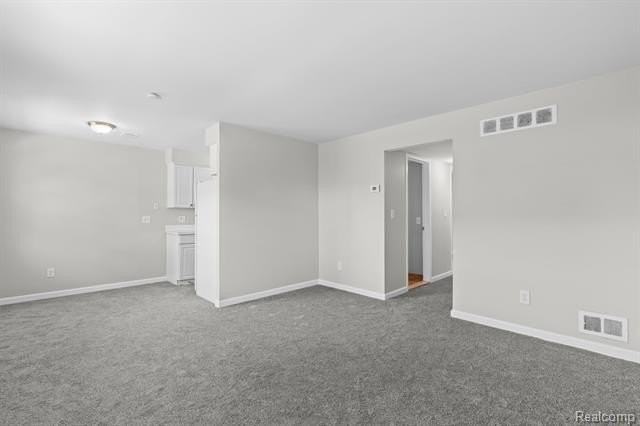 162 Princeton Dr - Photo 4 of 17