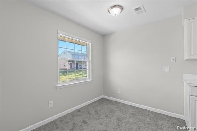 162 Princeton Dr - Photo 5 of 17