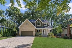 featured image of 2475 Horace St