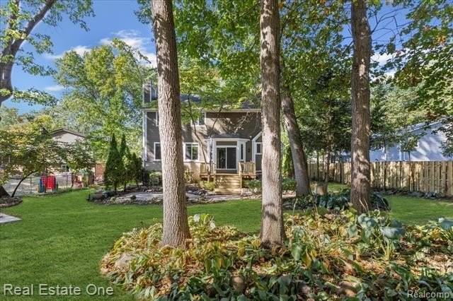 2475 Horace St - Photo 5 of 35