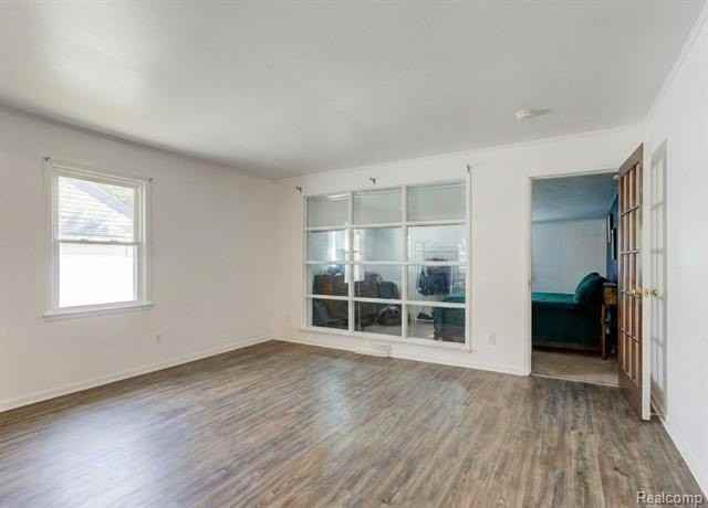 12851 Saratoga St - Photo 3 of 17