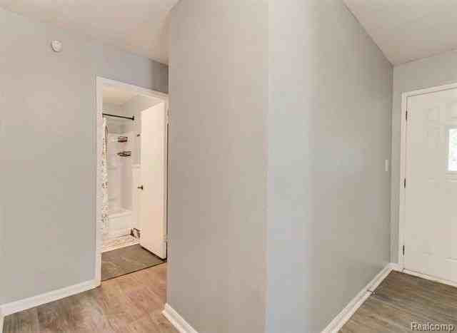 12851 Saratoga St - Photo 5 of 17