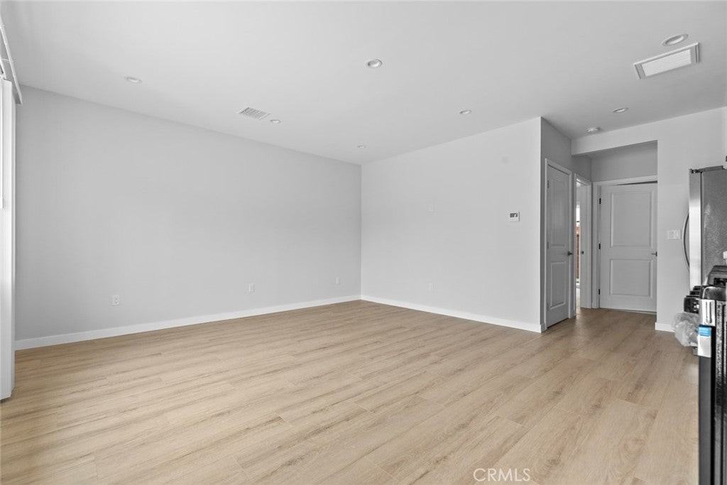 6923 Bluebell Ave - Photo 4 of 13