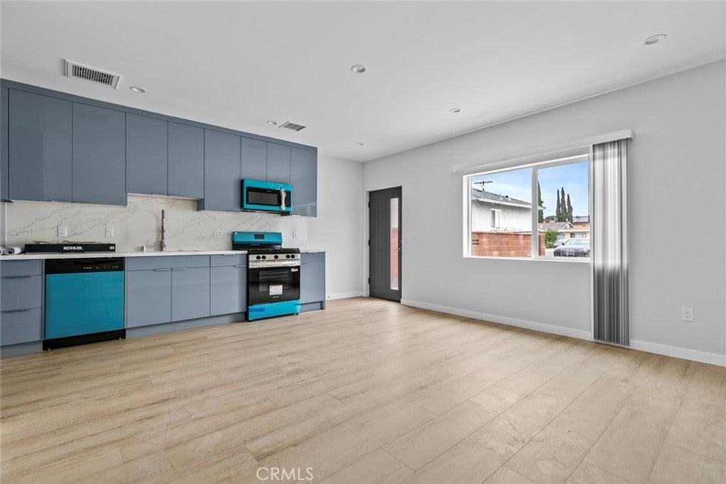 6923 Bluebell Ave - Photo 5 of 13