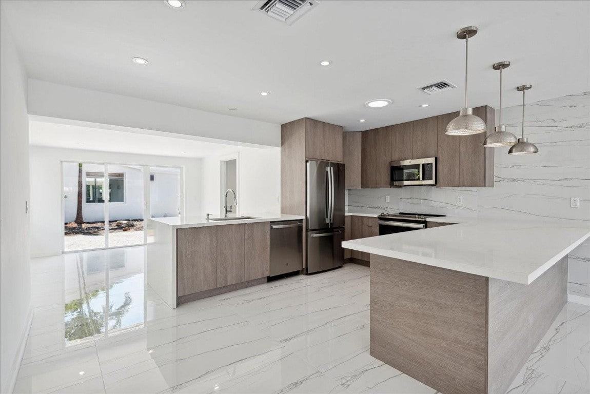 2201-1 NE 9th Avenue #1 - Photo 2 of 21