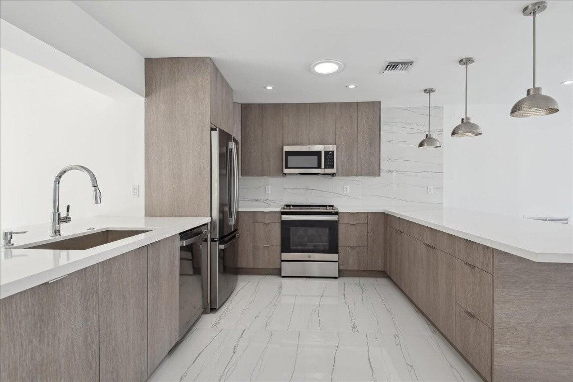 2201-1 NE 9th Avenue #1 - Photo 6 of 21