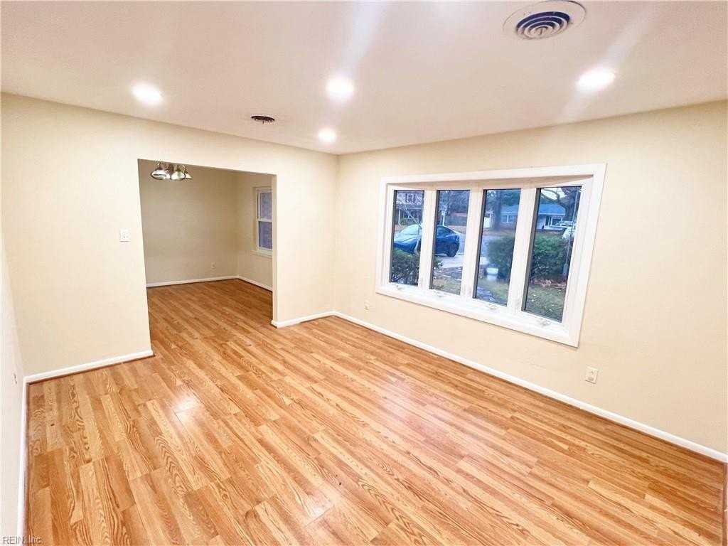 209 Green Springs Ct - Photo 4 of 29