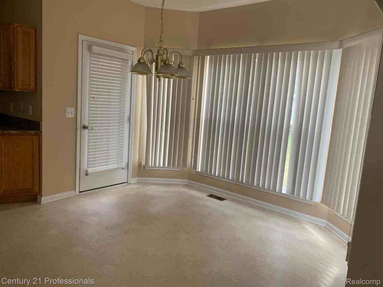 15140 Rivercrest Dr - Photo 6 of 18