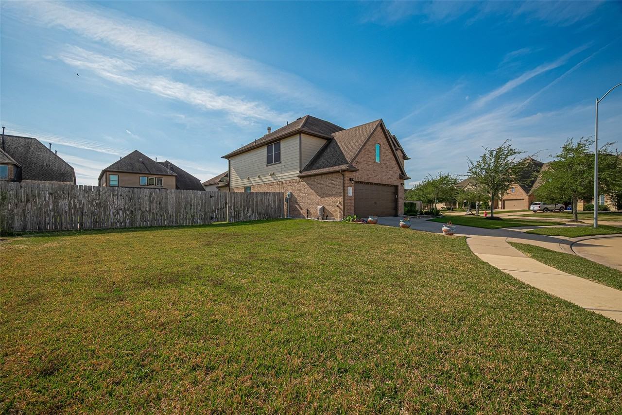 3315 Brampton Island Dr - Photo 7 of 48