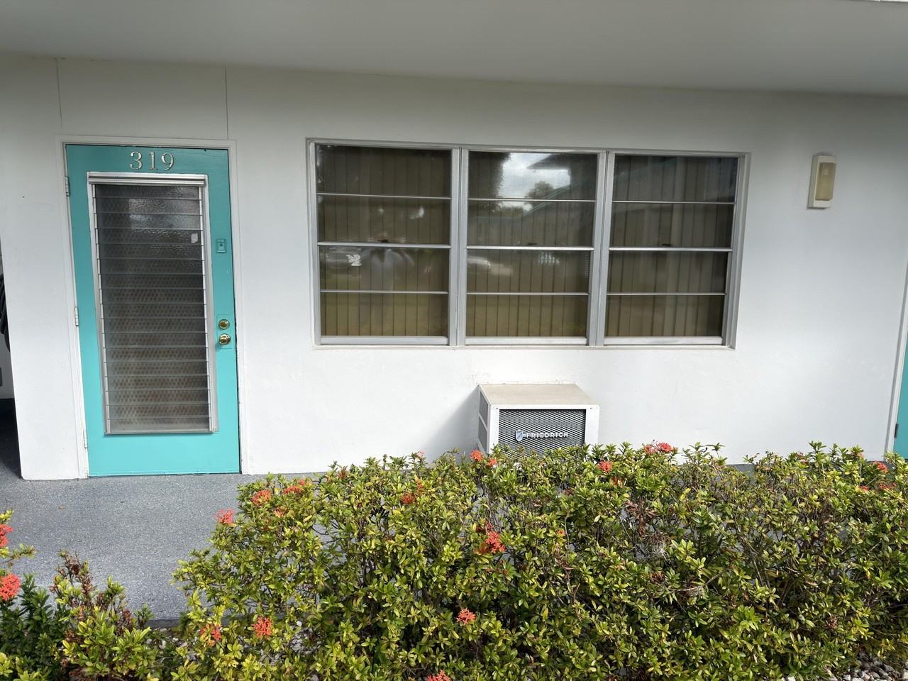 319 Newport V #319 - Photo 3 of 16