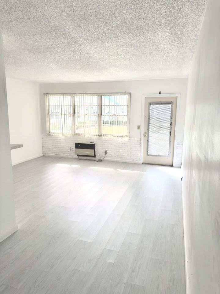 319 Newport V #319 - Photo 5 of 16