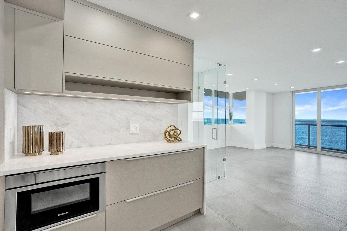 209 N Fort Lauderdale Beach Blvd - Photo 3 of 50