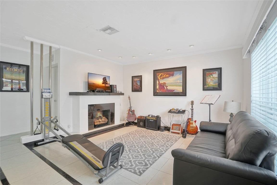 8101 Sw 198th St - Photo 4 of 16