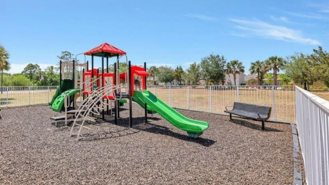 9322 Treasure Coast St - Photo 4 of 10