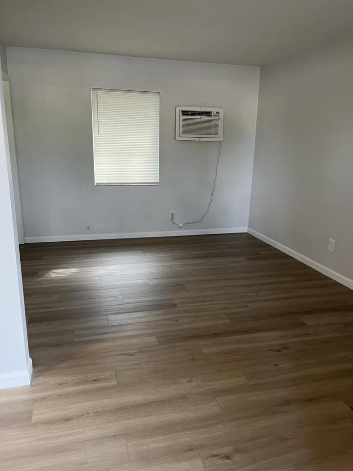 931 N F St #3 - Photo 2 of 7