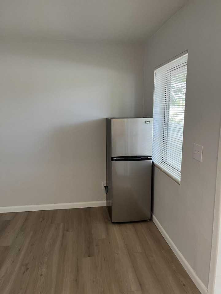 931 N F St #3 - Photo 5 of 7