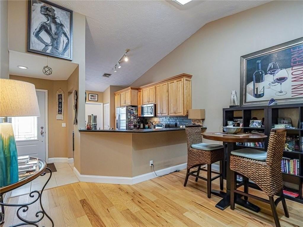 1877 Sixty Oaks Ln - Photo 7 of 23