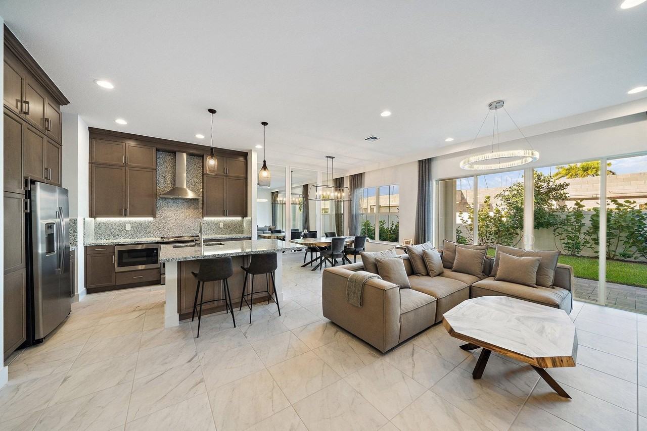 4925 Pointe Midtown Way - Photo 7 of 37