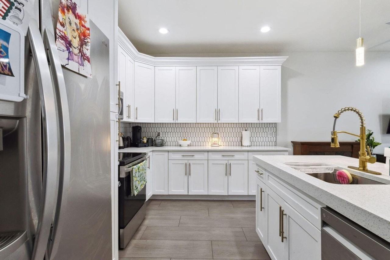 6944 2nd St - Photo 3 of 26