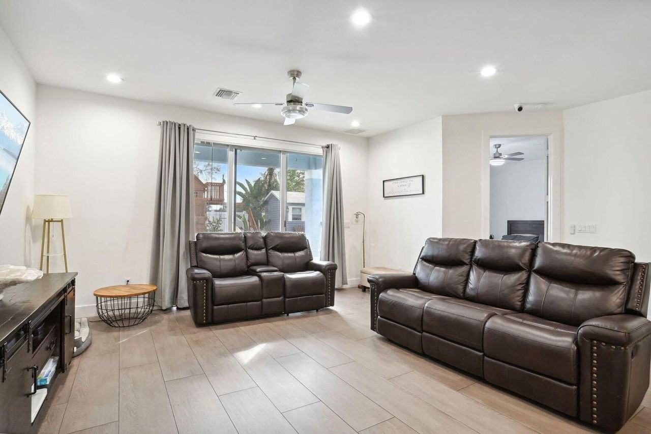 6944 2nd St - Photo 6 of 26