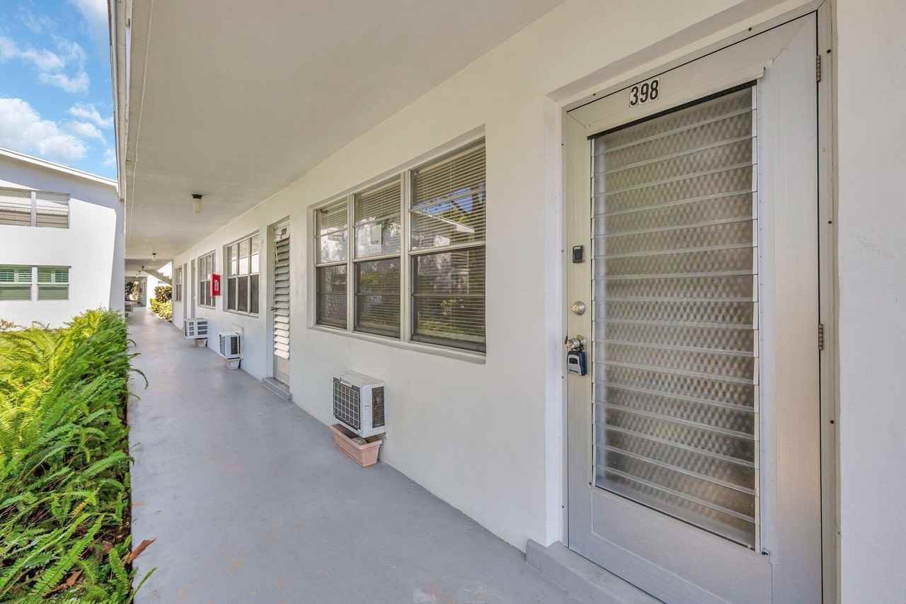 398 Sheffield Q - Photo 5 of 47