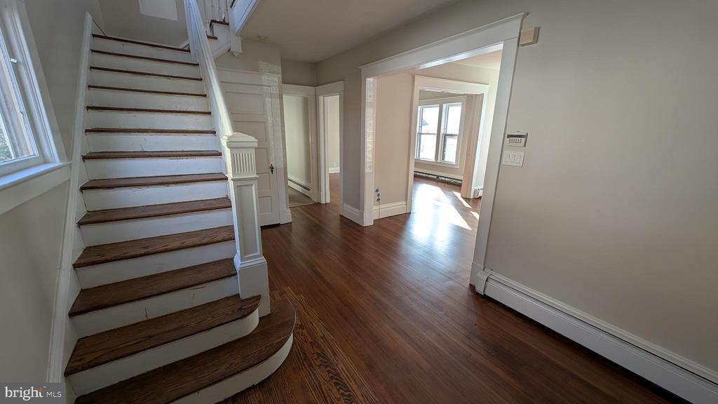 48 Hillcrest Ave - Photo 2 of 19