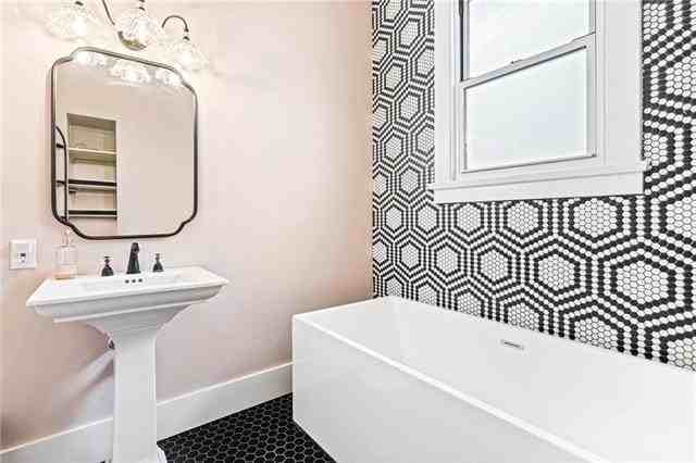 3700 Johnson St - Photo 6 of 9