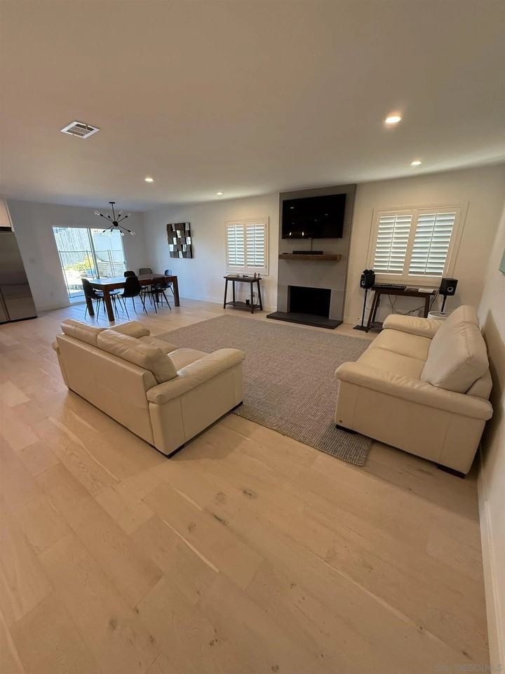 3412 Conrad Ave - Photo 3 of 26