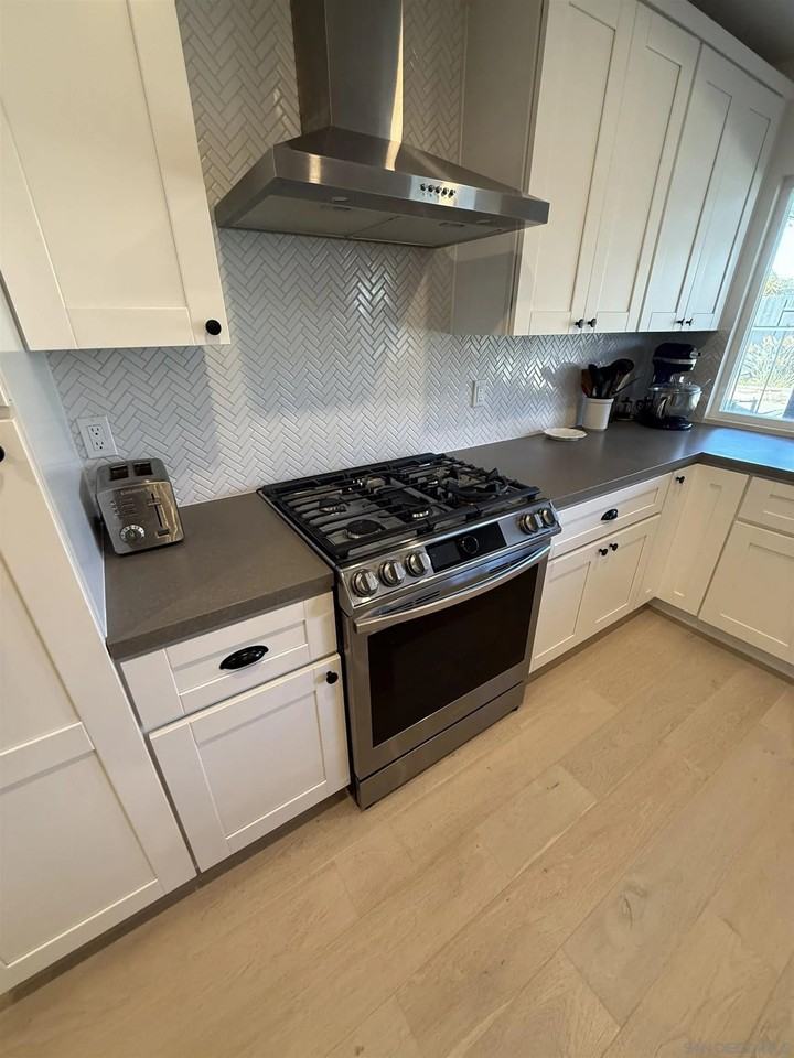 3412 Conrad Ave - Photo 5 of 26