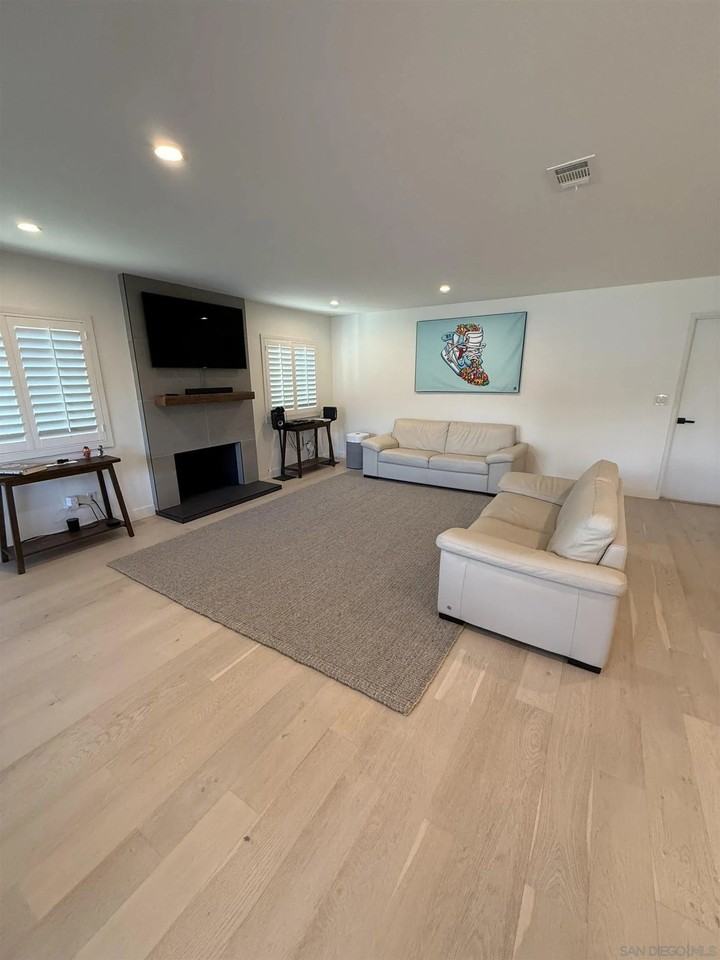 3412 Conrad Ave - Photo 6 of 26