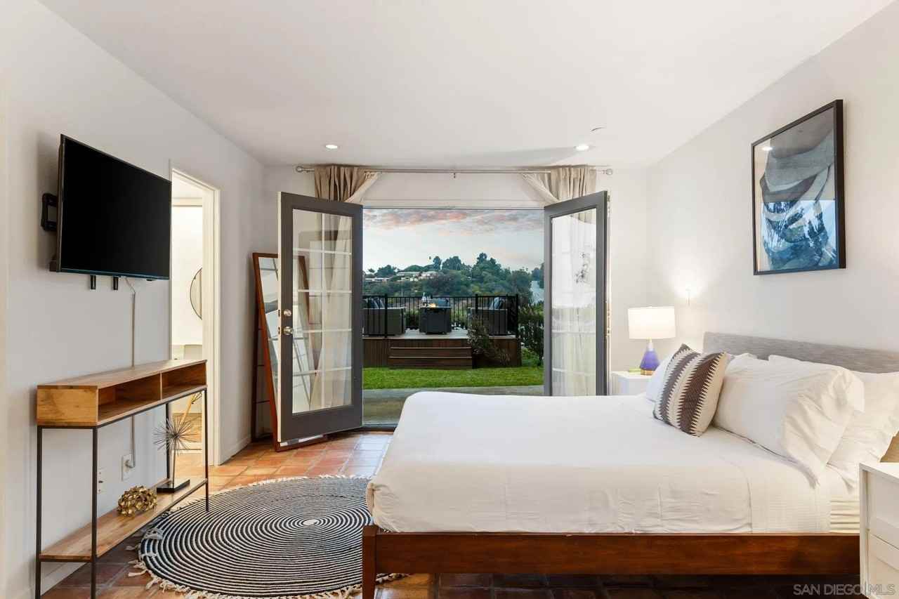 7806 Via Capri - Photo 4 of 50