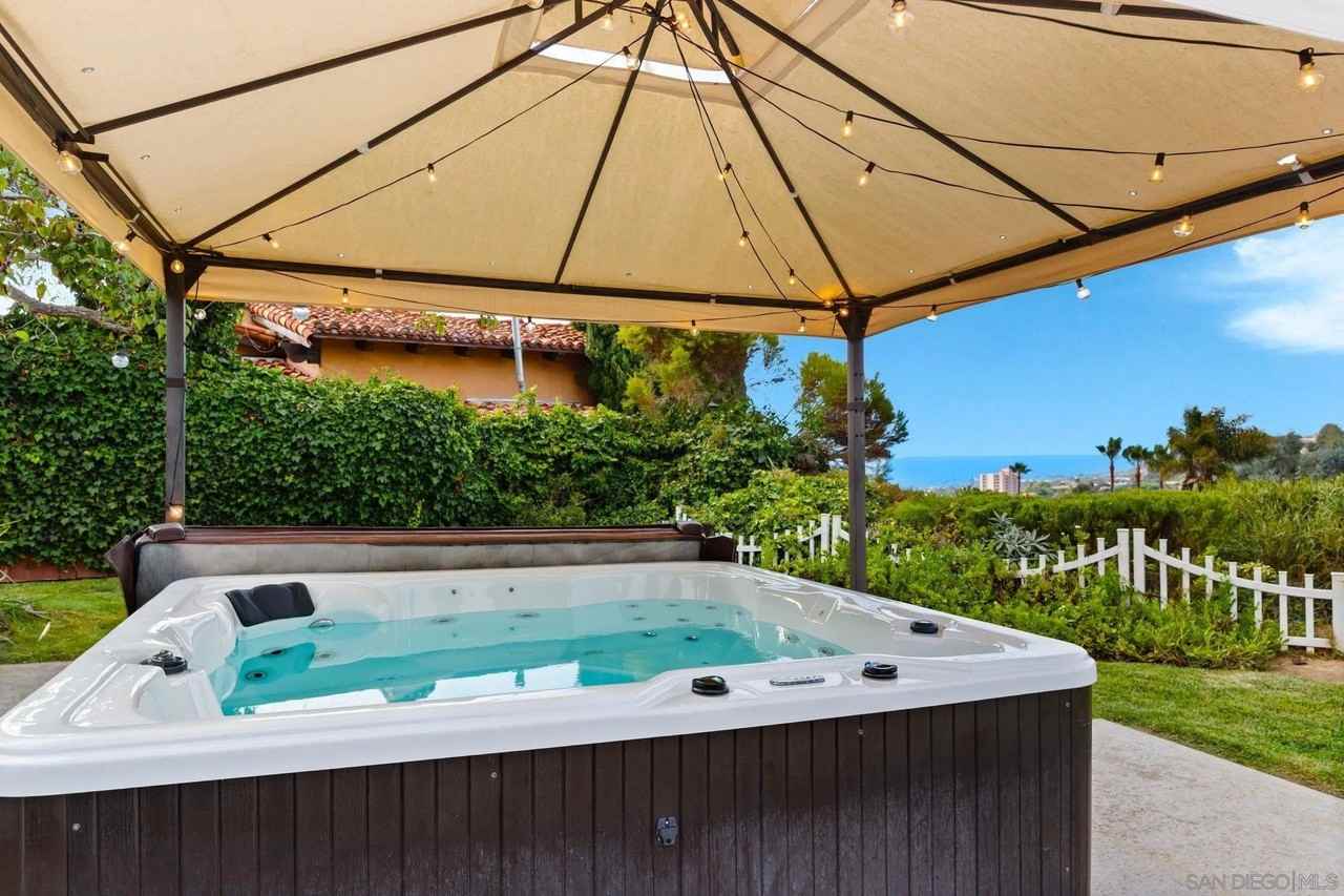 7806 Via Capri - Photo 5 of 50