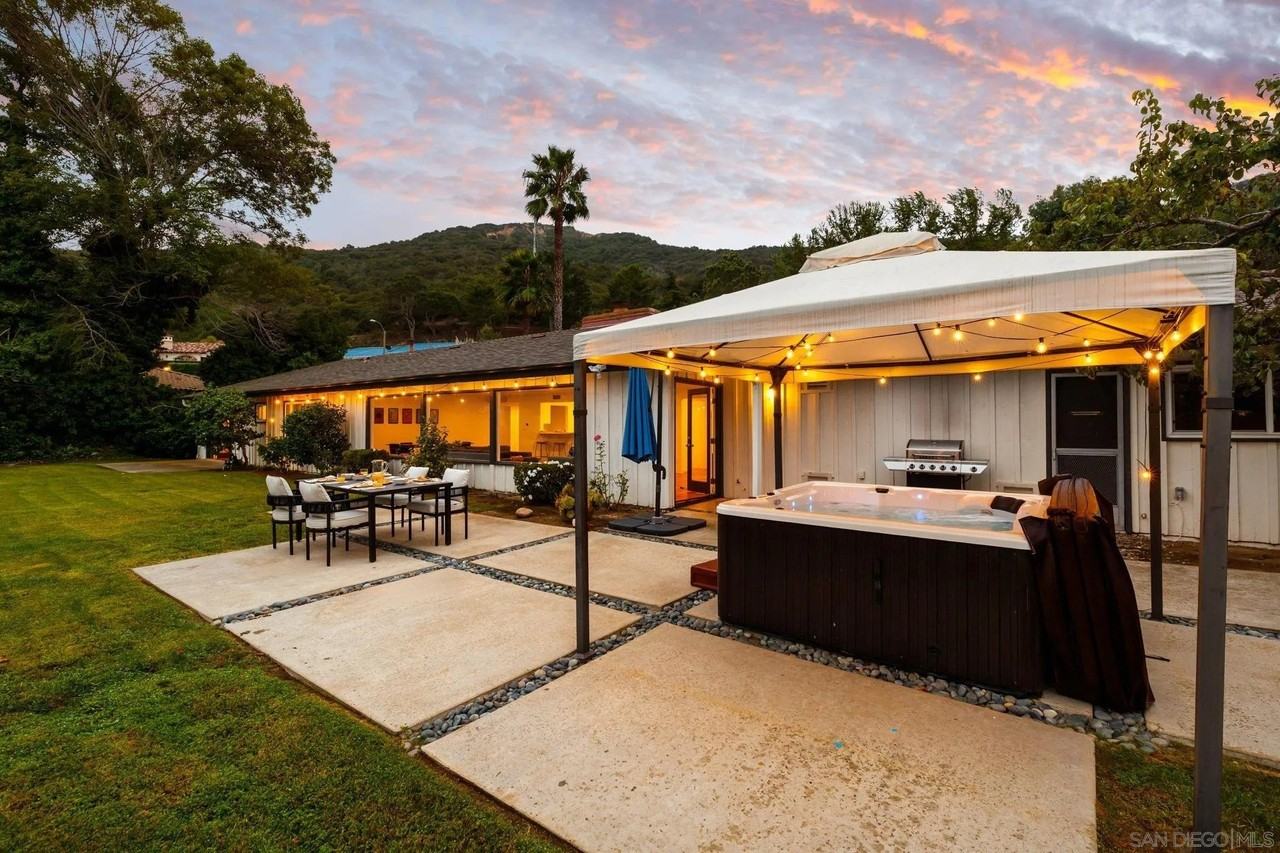 7806 Via Capri - Photo 7 of 50