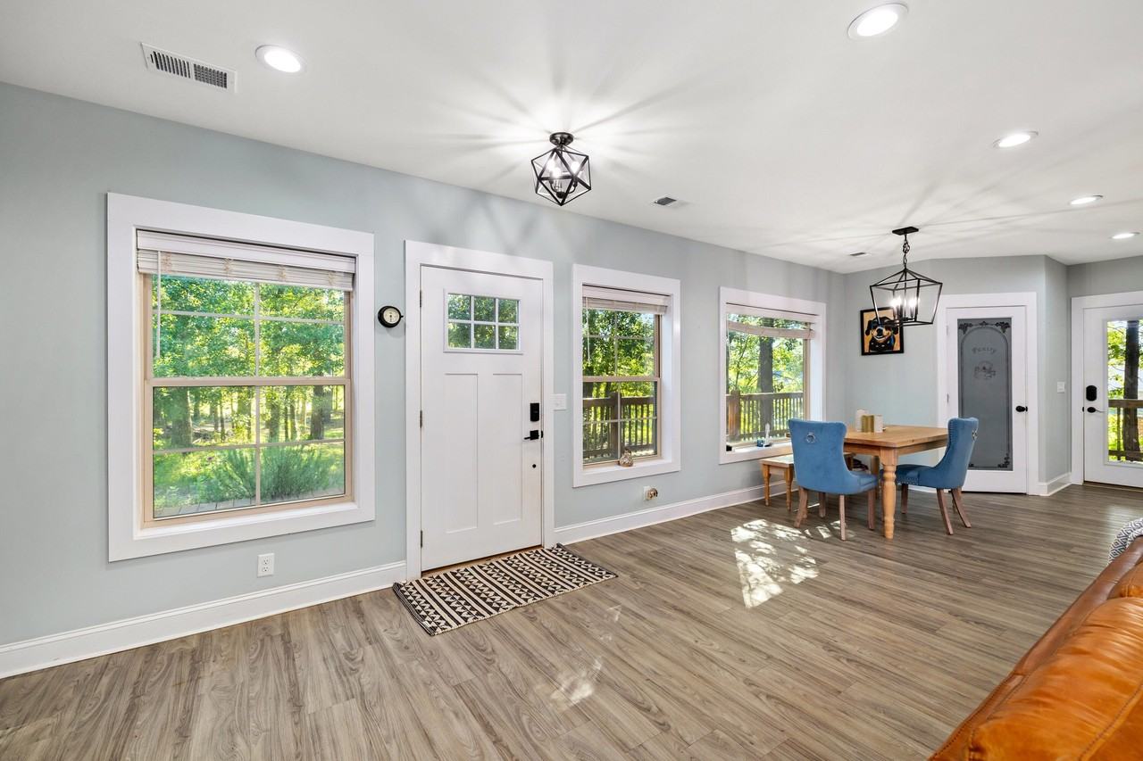 930 Loring Mill Rd - Photo 2 of 40