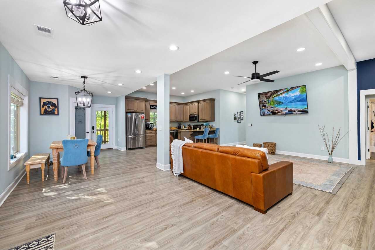 930 Loring Mill Rd - Photo 3 of 40