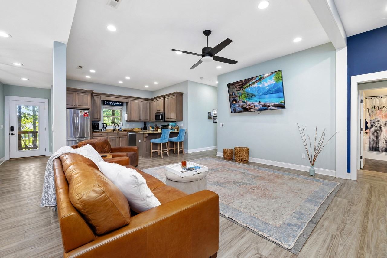 930 Loring Mill Rd - Photo 4 of 40