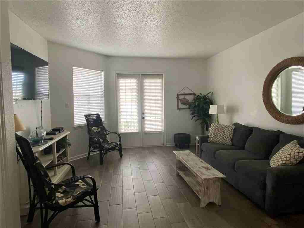 14721 Whitecap Blvd - Photo 3 of 20