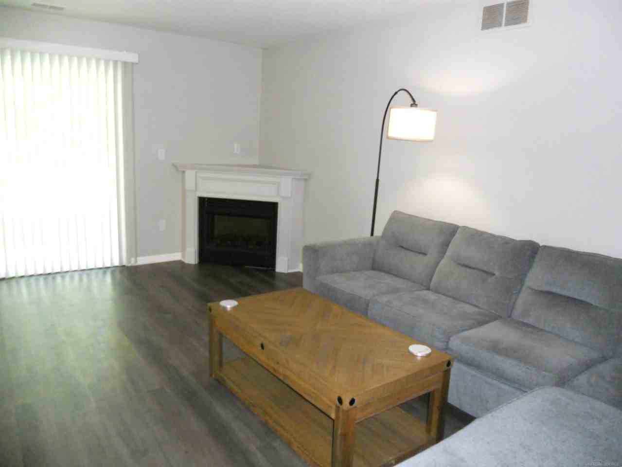 21015 Cooper Dr - Photo 6 of 44