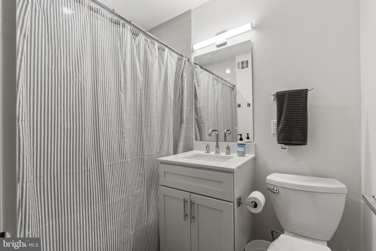 100 W Taylor Run Pkwy ##8 - Photo 6 of 19