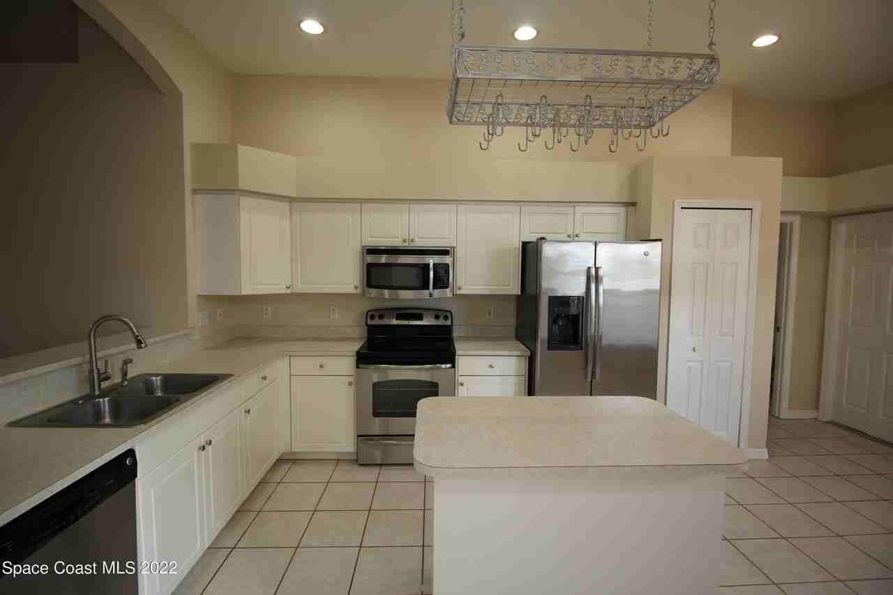 4411 Portage Trl - Photo 3 of 22