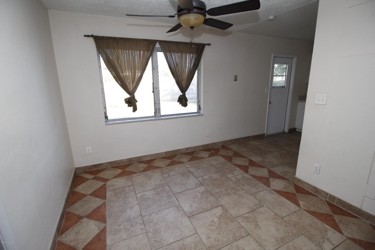 141 Sea Gull Dr - Photo 3 of 11