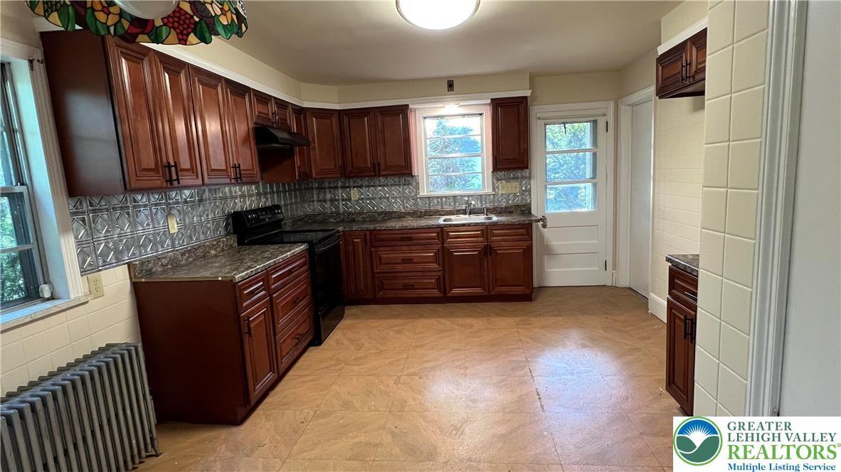 6172 Airport Rd - Photo 2 of 16