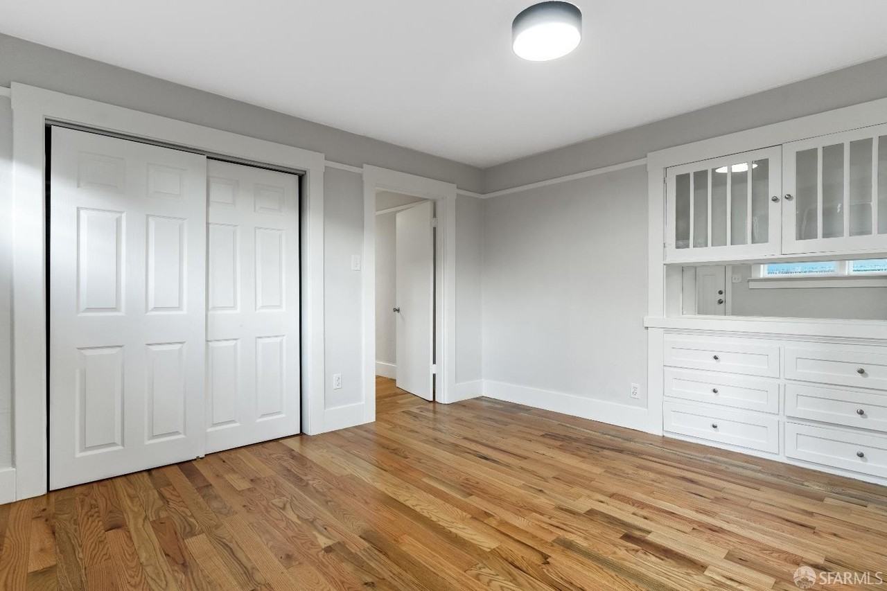 689 43rd St - Photo 3 of 42